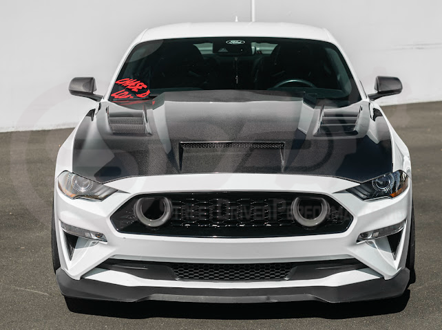 2018-2023 FORD MUSTANG S550 | TERMINATOR STYLE CARBON FIBER FRONT AIR VENTED HOOD